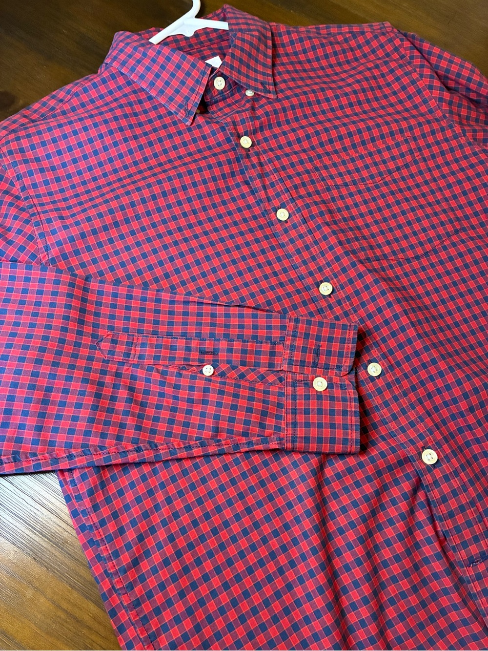 GAP Red and Navy Check Cotton Button-Down Shirt Untucked stretch.